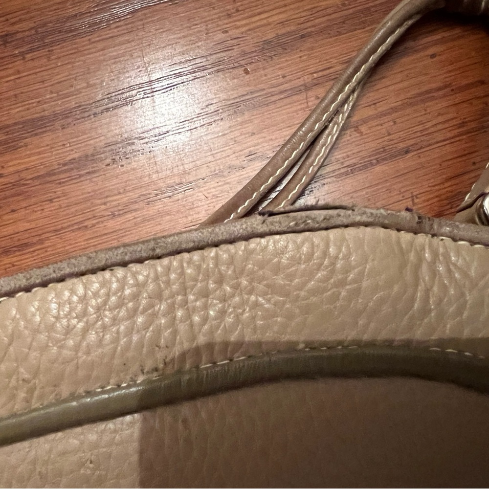 Gucci Crossbody - Picture 11 of 16